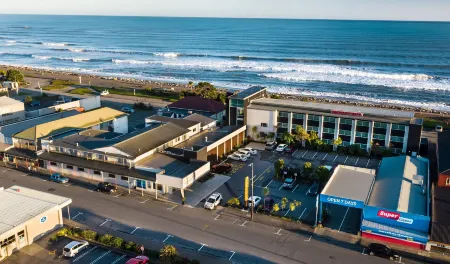 Beachfront Hotel Hokitika Отели в г. Сивью