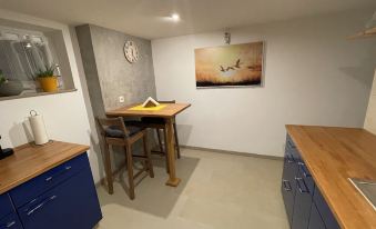 Cozy Furnished Basement Apartment