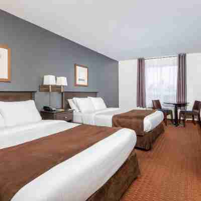 Super 8 by Wyndham Quebec City Rooms