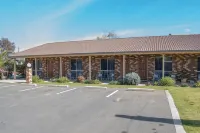 Highway Inn Motel Hotels in Hay South