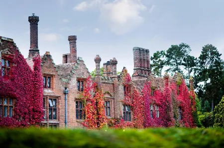 Seckford Hall Hotel & Spa Отели в г. Баклшем