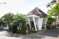 Urbanview Hotel Kumala Banyuwangi by RedDoorz Hotels in der Nähe von JEMBATAN CINTA PASEWARAN