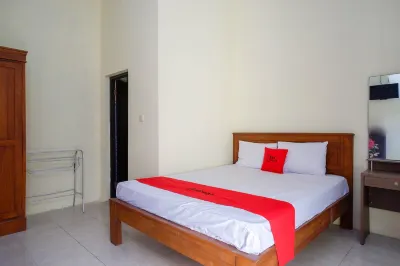 RedDoorz @ Umbul Ponggok Waterpark Klaten Hotel dekat Masjid Surowedanan