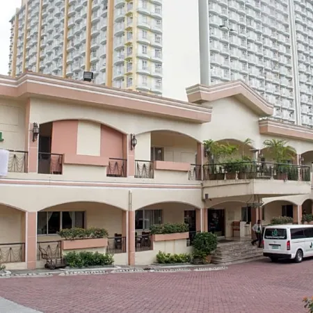 Tagaytay Country Hotel