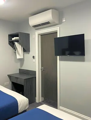Blue Sapphire Hotel Hotels near Hainault