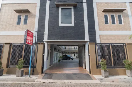 RedDoorz Plus Syariah @ Tuparev Cirebon 3