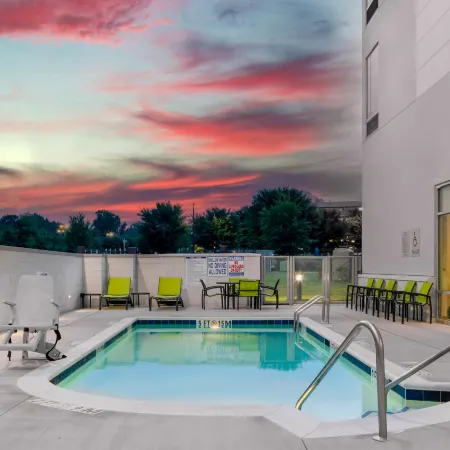 SpringHill Suites Charlotte Airport Lake Pointe Отели рядом с достопримечательностью «Библиотека Билли Грэма»