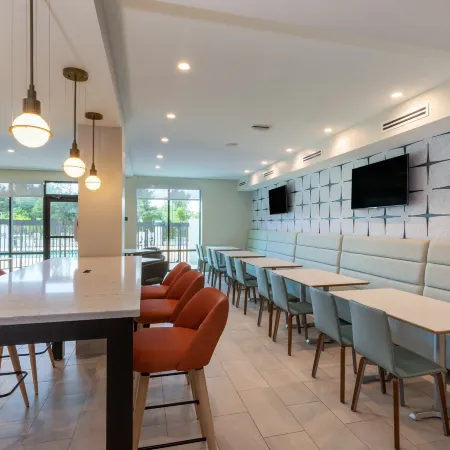 Holiday Inn TAMPA NORTH by IHG Отели рядом с достопримечательностью «Зоопарк Лоури»