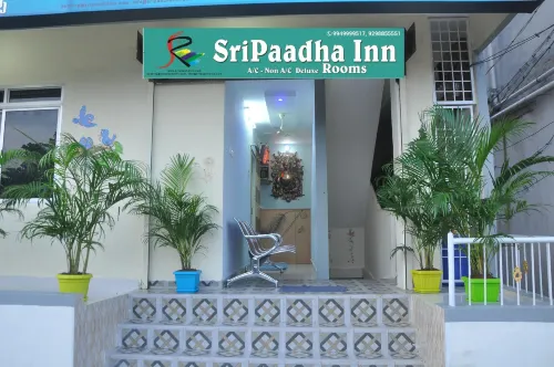 SriPaadha Inn Kanipakam