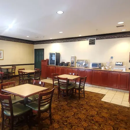 Wingate by Wyndham Youngstown/Austintown