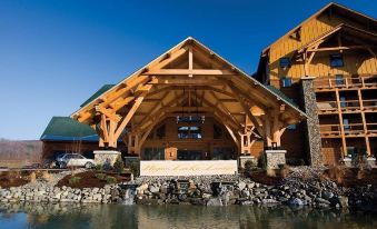 Hope Lake Lodge & Indoor Waterpark