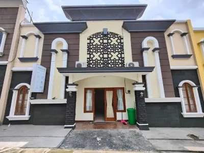 Adiputra Guesthouse 2