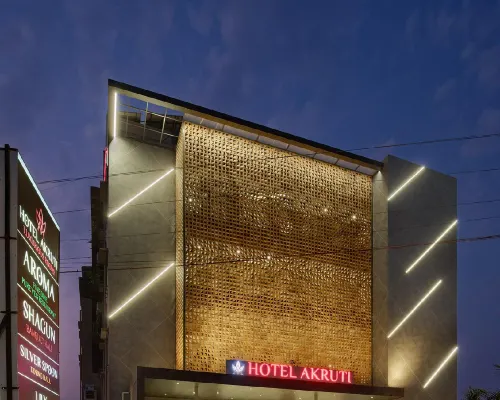 Hotel Akruti, Nanded ナンデルのホテル