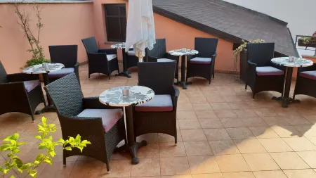 Log In Rooms Отели рядом с достопримечательностью «Площадь Петра Прерадовича»