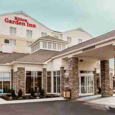 Hilton Garden Inn Kansas City Airport Hotel Exterior