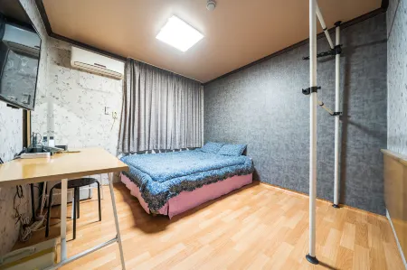 Yeongwol Cheongryeong Motel Отели рядом с достопримечательностью «Byeolmaro Observatory»