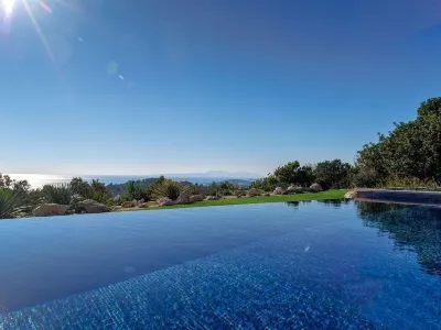 Luxury Villa Ocean Seeker with Pool
