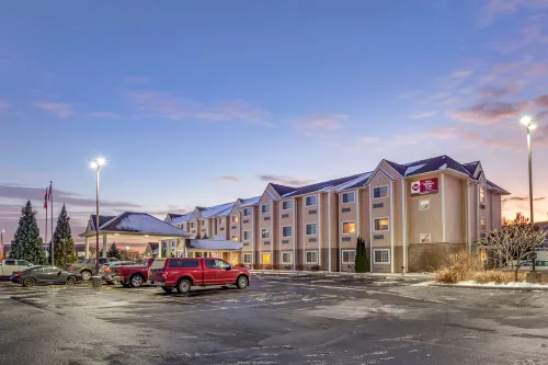 Best Western Plus Woodstock Inn  Suites - Gym