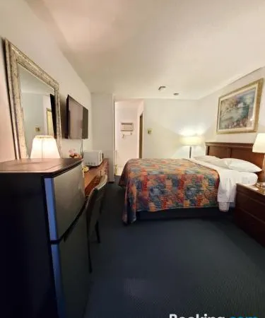 Red Roof Motor Inn