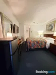 Red Roof Motor Inn - parking