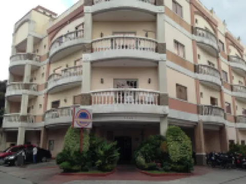 パシフィック ブリーズ ホテル アンド リゾート アンヘレスのホテル