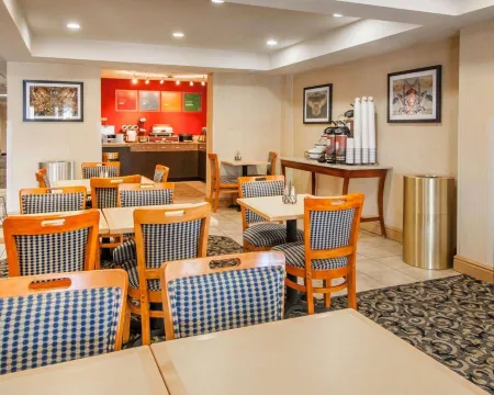 Comfort Inn Troutdale-Portland East Отели в г. Камас