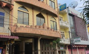Hotel Bintang - Housity