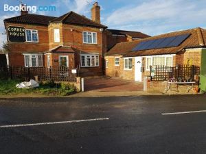 Charming 3-Bed Apartment in Dereham