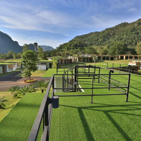 Curve360 Hotel Khao Yai Отели рядом с достопримечательностью «Ресторан Primo Piazza»