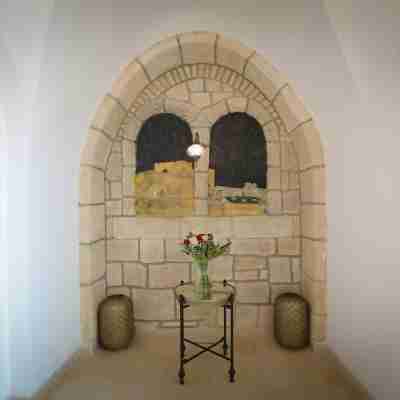 Western Wall Luxury House Dining/Meeting Rooms