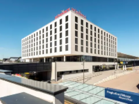 Mövenpick Hotel Stuttgart Messe & Congress Flughafen Stuttgart Besucherterrasse周辺のホテル