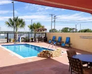 Comfort Inn & Suites Lakeside - Uima-altaat