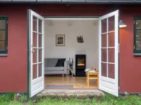 "Tabetha" - 25m from the Sea