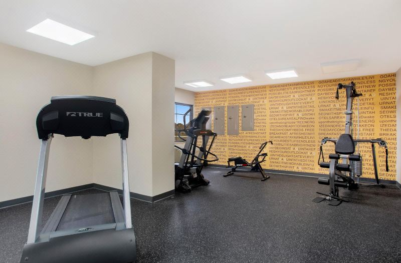 La Quinta Inn & Suites by Wyndham Springfield South photo 2