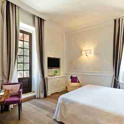 The Ashbee Hotel Rooms