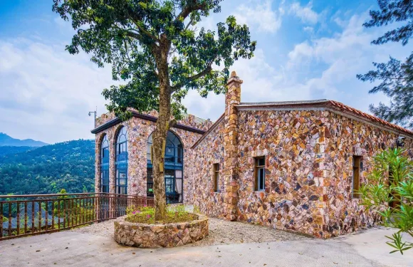 伊思夢湖山莊特色民宿