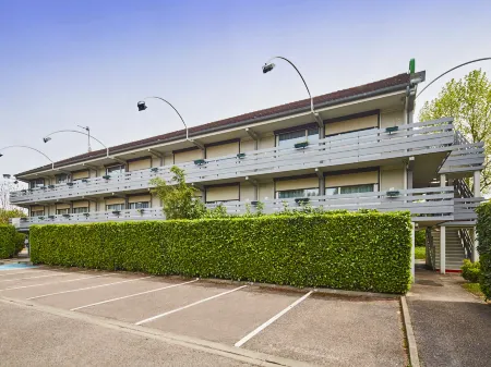 Campanile Melun SÉNART - Vert Saint Denis Отели в г. Даммари-Ле-Лис