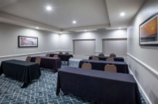 ลากินตา อินน์แอนด์สวีทส์ บายวินด์แฮม ลับบ็อก นอร์ท