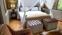 Royal Thonga Safari Lodge Hotels in Emangusi