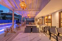 Adonis Hotel - Pool