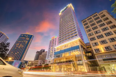 Hotel Soleil Hạ Long Trademark Collection by Wyndham Các khách sạn gần Chợ Cao Thắng