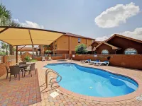 Comfort Inn Edinburg South - Pools