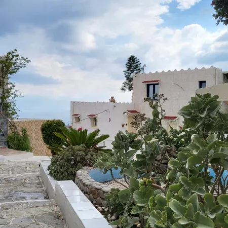 Spacious Room in Creta for 3 People, with AC, Swimming Pool and Nature