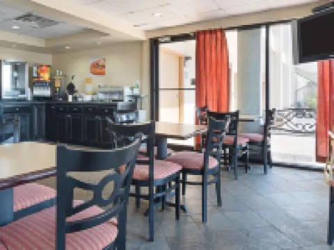 Quality Inn Calhoun North I-75 Hotels in Calhoun