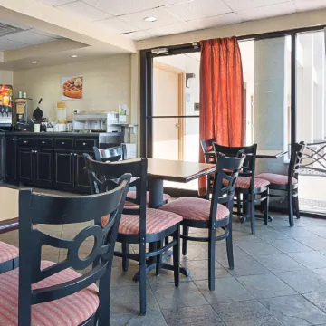 Quality Inn Calhoun North I-75