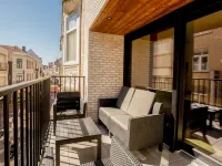 Centrally Located "Toi & Moi" - balcony