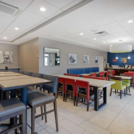 Best Western Plus Daytona Inn Seabreeze Oceanfront Отели рядом с достопримечательностью «Loggerhead Marina»