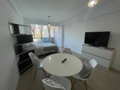 Modern Studio with Balcony in the Heart of Buenos Aires Отели в г. Сан-Кристобаль