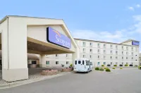 Sleep Inn & Suites Conference Center and Water Park Hotels near Scandinavian Heritage Park