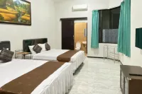 Family Guest House Malang - 2-Star